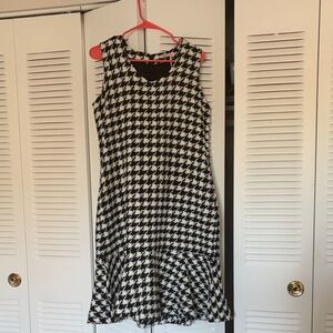 Sleeveless Black & White Houndstooth Midi Dress
